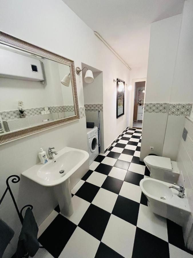 Academy Home - Elegant Place Next To The Parliament Budapest Ngoại thất bức ảnh